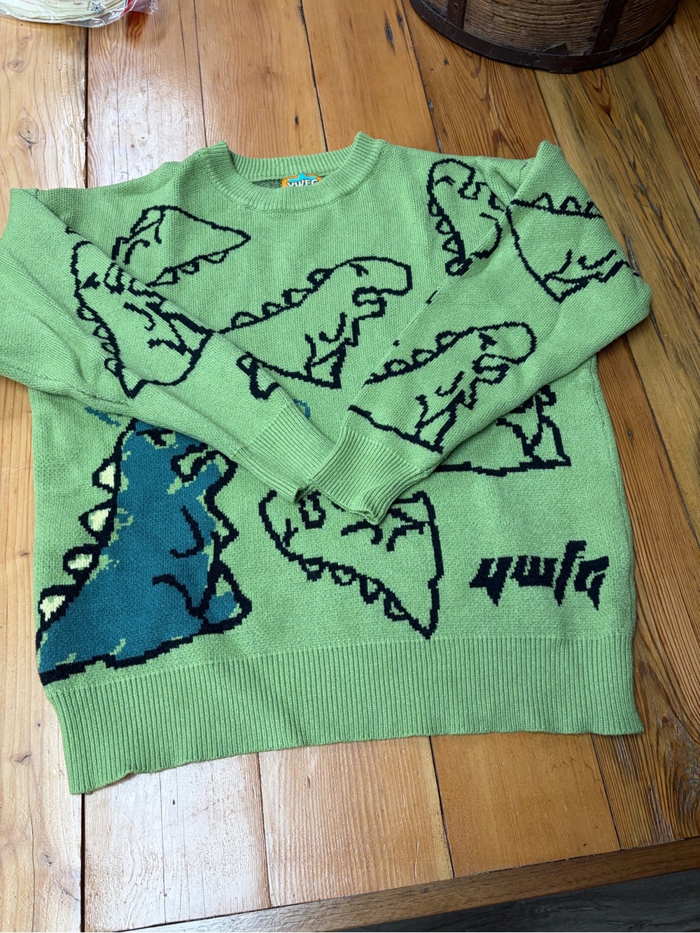 Women’s/Men's Green Dino-Pattern Crewneck Sweater Size L